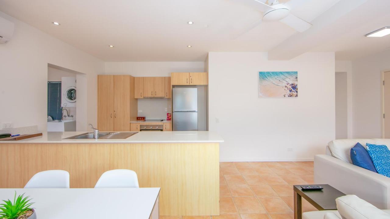 Yamba Beach Motel Екстер'єр фото