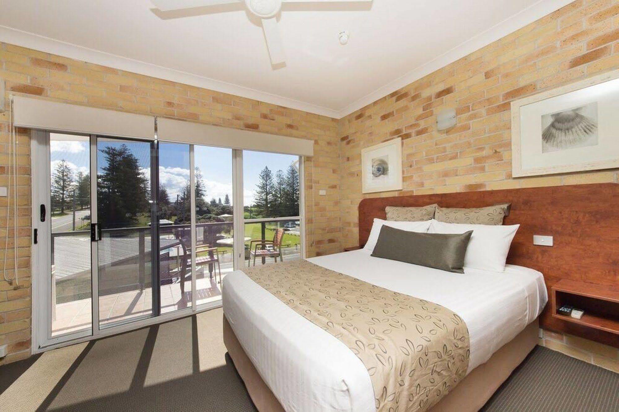 Yamba Beach Motel Екстер'єр фото