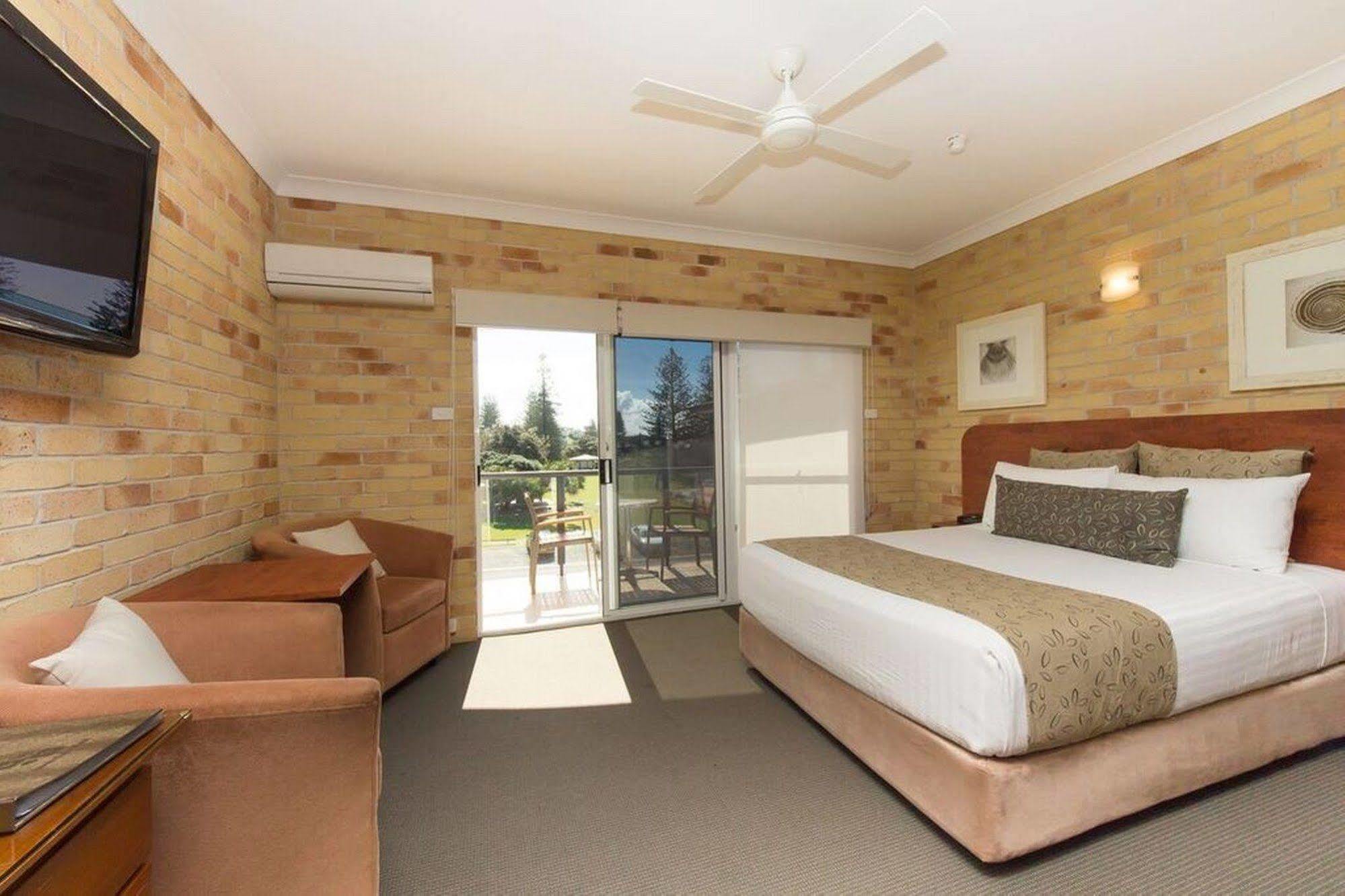Yamba Beach Motel Екстер'єр фото